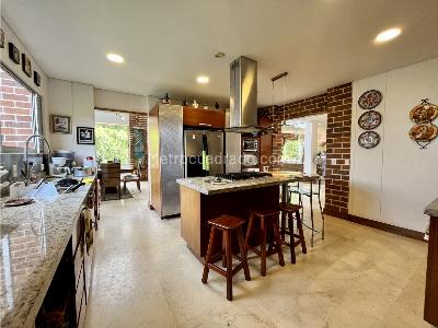 Casa de 5 alcobas en venta en El Escobero, Envigado, 656 m² · foto 13 de 20