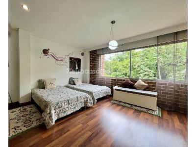Casa de 5 alcobas en venta en El Escobero, Envigado, 656 m² · foto 17 de 20