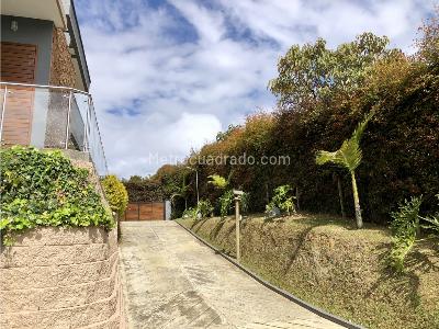 Casa de 5 alcobas en venta en Acuarela, Envigado, 607 m² · foto 2 de 20