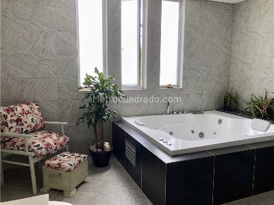 Casa de 5 alcobas en venta en Acuarela, Envigado, 607 m² · foto 15 de 20