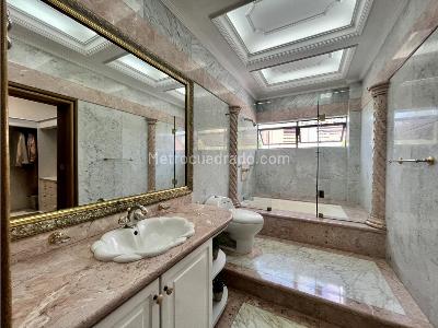 Apartamento de 4 alcobas en venta en Poblado Club Campestre, Medellín, 565 m² · foto 19 de 20