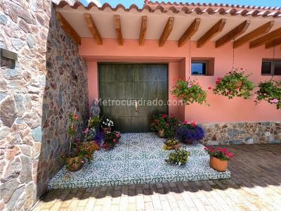 Casa de 3 alcobas en venta en Llanogrande, Rionegro, 370 m² · foto 2 de 20