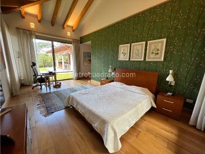 Casa de 3 alcobas en venta en Llanogrande, Rionegro, 370 m² · foto 16 de 20