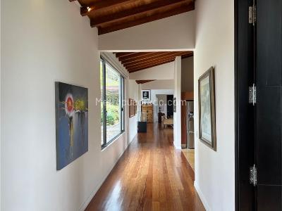 Casa de 4 alcobas en venta en Acuarela, Envigado, 412 m² · foto 3 de 20