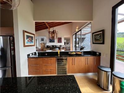 Casa de 4 alcobas en venta en Acuarela, Envigado, 412 m² · foto 6 de 20