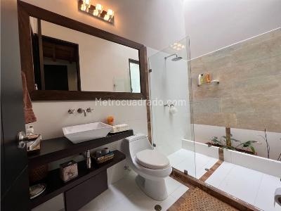 Casa de 4 alcobas en venta en Acuarela, Envigado, 412 m² · foto 16 de 20