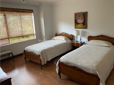 Apartamento de 5 alcobas en venta en El Poblado, Medellín, 356 m² · foto 17 de 20