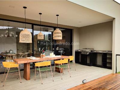 Casa de 3 alcobas en venta en Variante Aeropuerto A Sajonia, Rionegro, 328 m² · foto 5 de 12