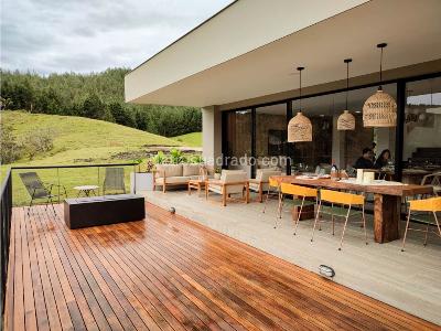 Casa de 3 alcobas en venta en Variante Aeropuerto A Sajonia, Rionegro, 328 m² · foto 9 de 12