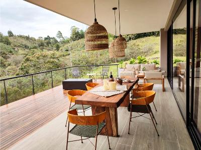 Casa de 3 alcobas en venta en Variante Aeropuerto A Sajonia, Rionegro, 328 m² · foto 11 de 12
