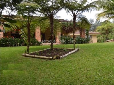 Casa de 4 alcobas en venta en Via Don Diego Llanogrande, Rionegro, 674 m² · foto 2 de 14