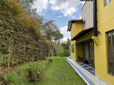 Casa de 3 alcobas en venta en El Escobero, Envigado, 400 m² · foto 2 de 7