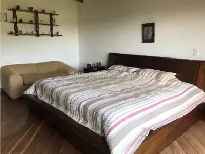 Casa de 5 alcobas en venta en Alto De Las Palmas, Envigado, 400 m² · foto 4 de 12