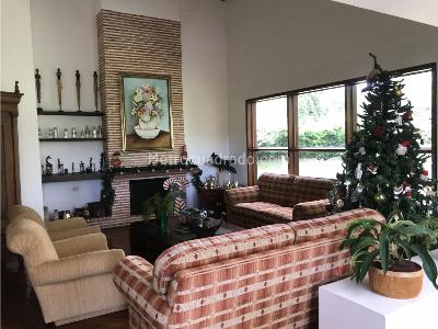 Casa de 5 alcobas en venta en Alto De Las Palmas, Envigado, 400 m² · foto 5 de 12