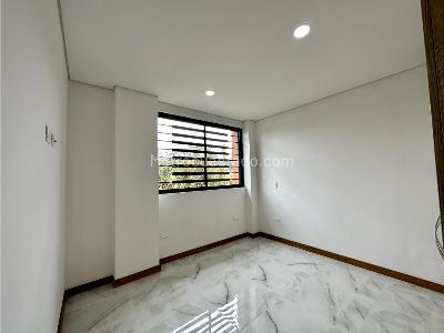 Casa de 5 alcobas en venta en El Porvenir, Rionegro, 240 m² · foto 9 de 14