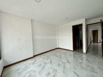 Casa de 5 alcobas en venta en El Porvenir, Rionegro, 240 m² · foto 12 de 14