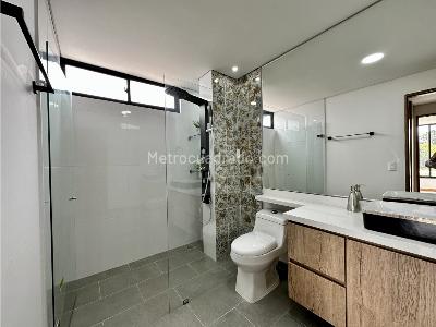 Casa de 5 alcobas en venta en El Porvenir, Rionegro, 240 m² · foto 14 de 14
