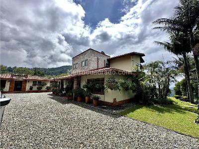Casa de 4 alcobas en venta en La Catedral, Sabaneta, 353 m² · foto 2 de 20