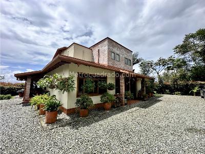 Casa de 4 alcobas en venta en La Catedral, Sabaneta, 353 m² · foto 3 de 20