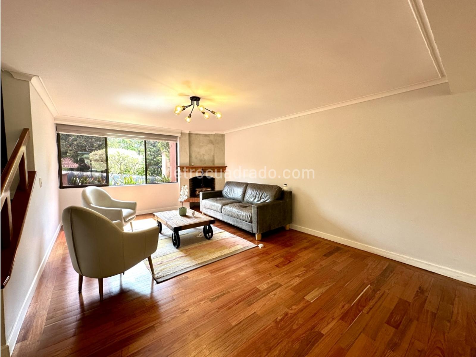 Casa de 4 habitaciones en venta en Poblado los Balsos, Medellín — imagen 1 de 15