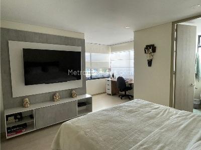 Apartamento de 3 alcobas en venta en Loma De Las Brujas, Envigado, 147 m² · foto 4 de 9