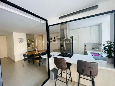 Apartamento de 3 alcobas en venta en Loma De Las Brujas, Envigado, 147 m² · foto 5 de 9