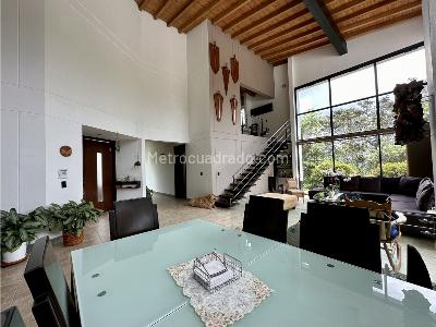 Casa de 3 alcobas en venta en El Escobero, Envigado · foto 3 de 13