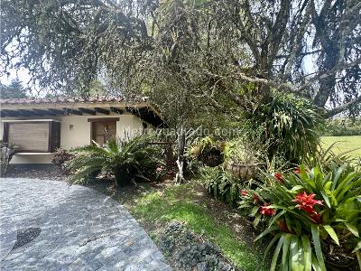 Casa de 5 alcobas en venta en Cabeceras, Rionegro, 570 m² · foto 2 de 20