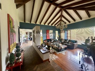 Casa de 5 alcobas en venta en Cabeceras, Rionegro, 570 m² · foto 19 de 20