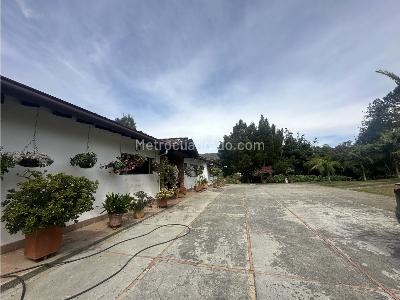 Casa de 4 alcobas en venta en Pontezuela, Rionegro, 350 m² · foto 2 de 16