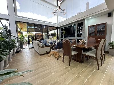 Casa de 4 alcobas en venta en Llanogrande, Rionegro, 320 m² · foto 2 de 17