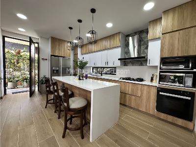 Casa de 4 alcobas en venta en Llanogrande, Rionegro, 320 m² · foto 3 de 17