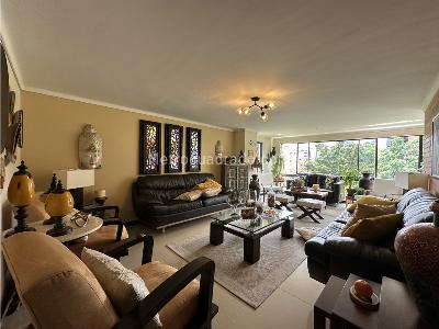 Apartamento de 3 alcobas en venta en El Poblado, Medellín, 207 m² · foto 1 de 17