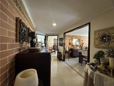 Apartamento de 3 alcobas en venta en El Poblado, Medellín, 207 m² · foto 2 de 17