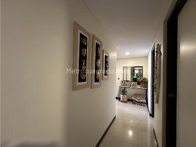 Apartamento de 3 alcobas en venta en El Poblado, Medellín, 207 m² · foto 6 de 17