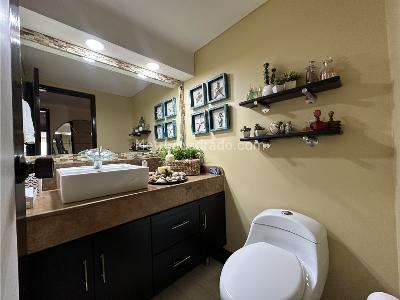 Apartamento de 3 alcobas en venta en El Poblado, Medellín, 207 m² · foto 9 de 17