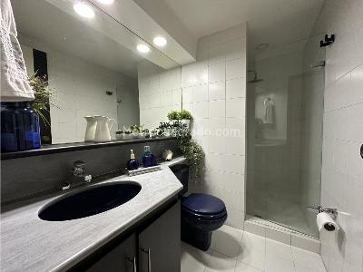 Apartamento de 3 alcobas en venta en El Poblado, Medellín, 207 m² · foto 14 de 17