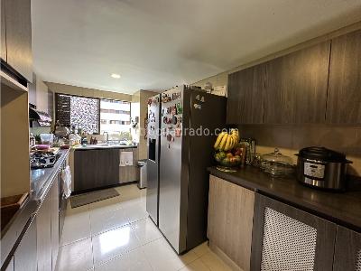 Apartamento de 3 alcobas en venta en El Poblado, Medellín, 207 m² · foto 15 de 17
