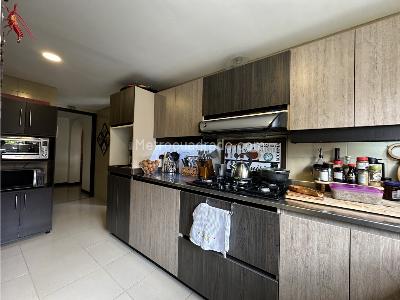 Apartamento de 3 alcobas en venta en El Poblado, Medellín, 207 m² · foto 16 de 17