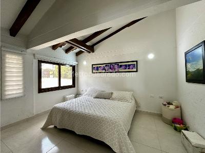 Casa de 3 alcobas en venta en Variante Aeropuerto, Envigado, 400 m² · foto 14 de 20