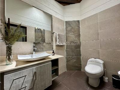 Casa de 3 alcobas en venta en Variante Aeropuerto, Envigado, 400 m² · foto 15 de 20