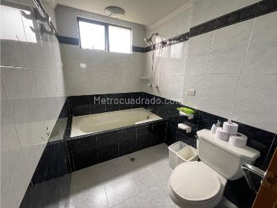 Apartamento de 4 alcobas en venta en El Poblado, Medellín, 254 m² · foto 19 de 20
