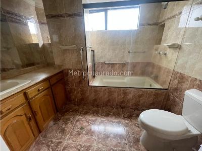 Apartamento de 4 alcobas en venta en El Poblado, Medellín, 254 m² · foto 6 de 20