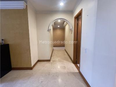 Apartamento de 4 alcobas en venta en El Poblado, Medellín, 254 m² · foto 9 de 20