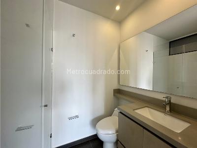 Apartamento de 3 alcobas en venta en Padre Marianito, Medellín, 90 m² · foto 6 de 11