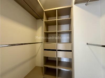 Apartamento de 3 alcobas en venta en Padre Marianito, Medellín, 90 m² · foto 7 de 11