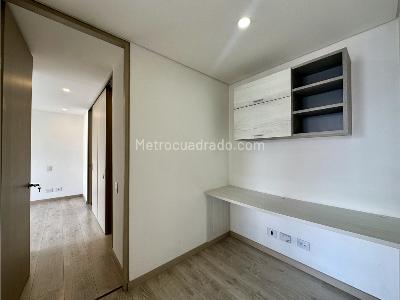 Apartamento de 3 alcobas en venta en Padre Marianito, Medellín, 90 m² · foto 10 de 11