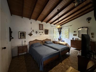 Casa de 4 alcobas en venta en El Poblado, Medellín, 300 m² · foto 15 de 19