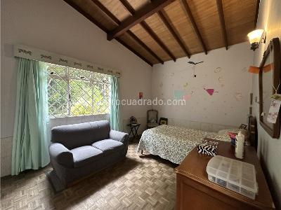 Casa de 4 alcobas en venta en El Poblado, Medellín, 300 m² · foto 17 de 19