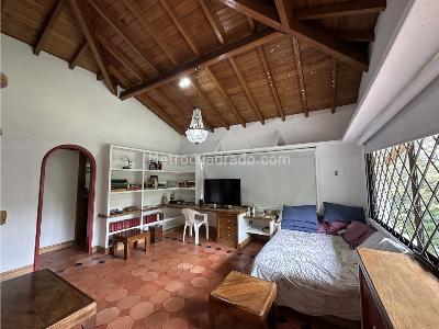Casa de 4 alcobas en venta en El Poblado, Medellín, 300 m² · foto 18 de 19